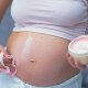 Причины и средства борьбы с растяжками во время беременности